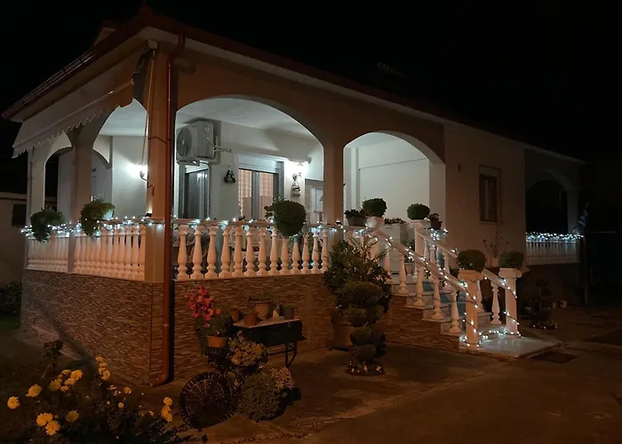 Suzie\'S House - Road To Loutra Pozar